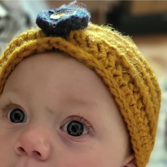 Hand Knitted Turban Style Baby Winter Cap - Picture 4 of 6